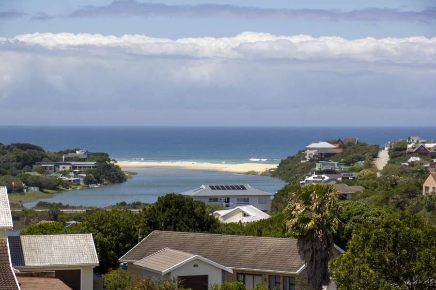 5 Bedroom Property for Sale in Kleinemonde Eastern Cape